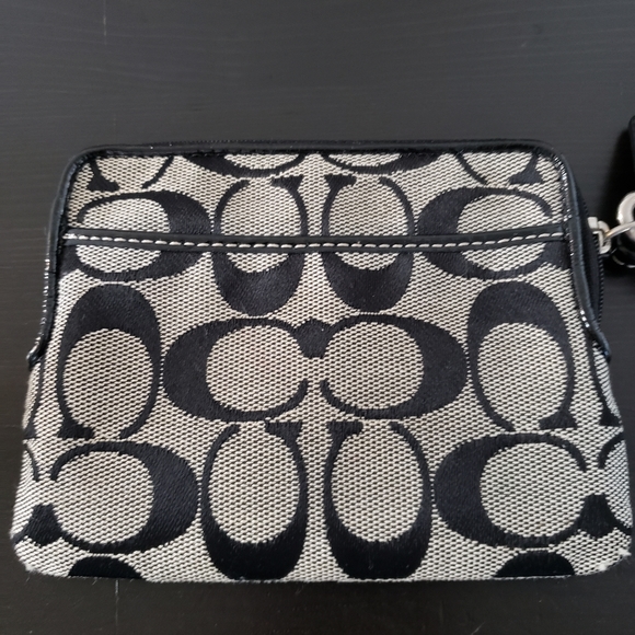 Wristlet - Picture 6 of 10